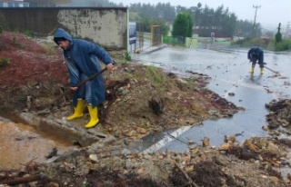 Alanya Belediyesi aşırı yağışlarda seferber...