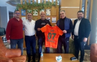 Alanyaspor'un deplasman ulaşım sponsoru Sipahioğlu...