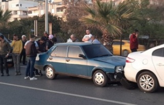 Alanya'da maddi hasarlı kaza!