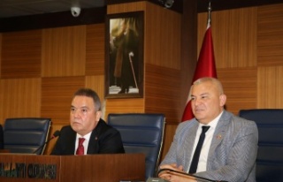 Başkan Böcek’ten Mehmet Şahin’e tebrik