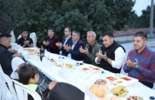 Başkan Yücel iftarı kırsaldaki gençlerle açtı