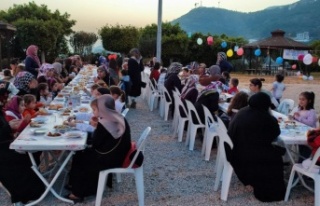 Müftü İlhan, minik öğrencilerle iftarda buluştu