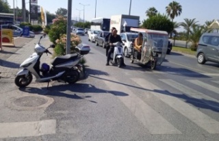 Alanya’da otomobille motosiklet çarpıştı: 1...