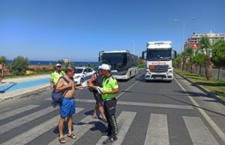 Alanya'da polisten broşürlü uyarı