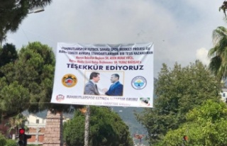 Taraftardan Başkan Yücel ve Bağışlar’a afişli...