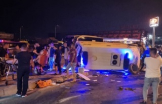 Alanya’da ambulans ile otomobil çarpıştı: 3...