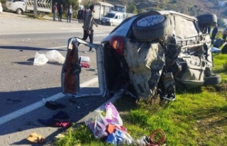 Alanya'da iki otomobilin çarpıştığı kazada...