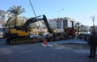 Alanya Adliyesi önünde üst geçit yapımı için...