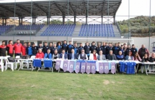 Play-off mücadelesindeki Mahmutlarspor’dan destek...