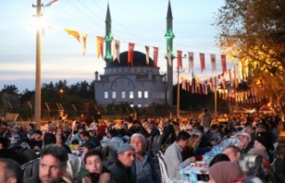 Başkan Yücel Avsallar iftar sofrasında vatandaşlarla...