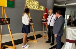 Alanya Üniversitesi’nde 15 Temmuz fotoğraf sergisi