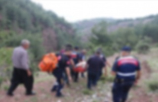 Alanya’da kayalıklardan düşen genç ağır yaralandı
