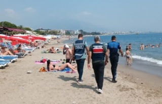 Alanya'da 2 sahil büfesi ruhsatsız çıktı