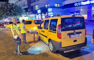 Alanya’da taksimetre açmayan taksilere ceza uygulandı