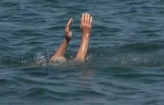 Alanya’da yaşlı turist boğulma tehlikesi geçirdi