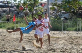 Alanya'da kumda futbol heyecanı başladı