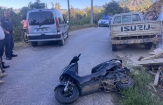 Alanya’da hafif ticari araç ile motosiklet çarpıştı:...