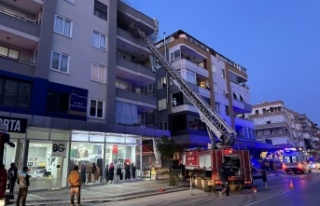 Alanya’da bir apartmanın 4. katında yangın çıktı