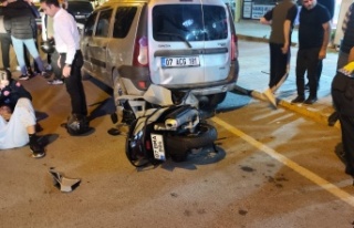 Alanya'da motosikletin yayalara çarptığı...