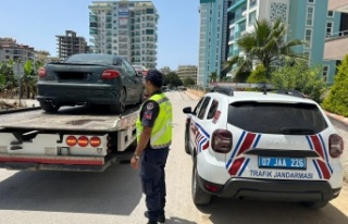 Alanya’da aynı gün 4 kez drift yapan sürücüye...