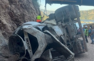Alanya’da beton mikseri devrildi: 1 yaralı
