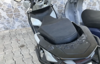 Alanya’da park halindeki motosiklete asit döküp...