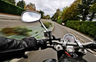 Alanya’da motosiklet yayaya çarptı: 2 yaralı