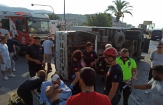 Alanya’da otomobil ile kamyon çarpıştı: 1 ağır...