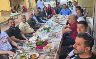 Türkdoğan esnaflarla kahvaltıda buluştu