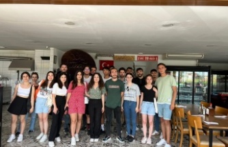 Antalya'dan gelen öğrencileri Gürkan Yılmaz ağırladı