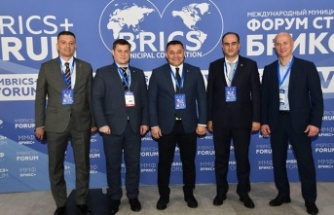 Başkan Yücel, Rusya’da ‘Uluslararası Belediyeler Forumu’na katıldı