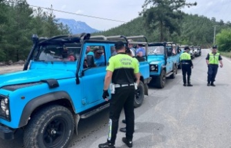 Alanya’da 247 sürücüye ceza yağdı