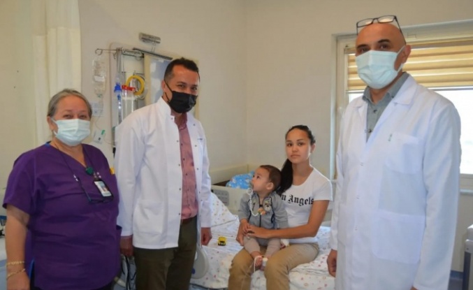 Alanya’da hastanede tedavi gören çocuklara moral ziyareti