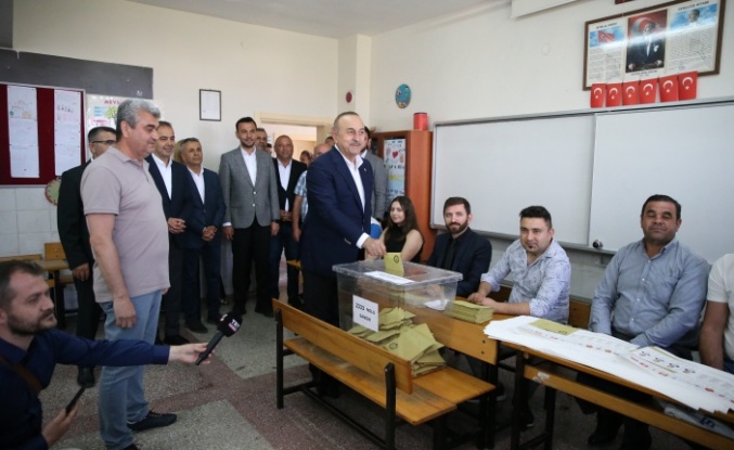 Dışişleri Bakanı Çavuşoğlu oyunu Alanya’da kullandı