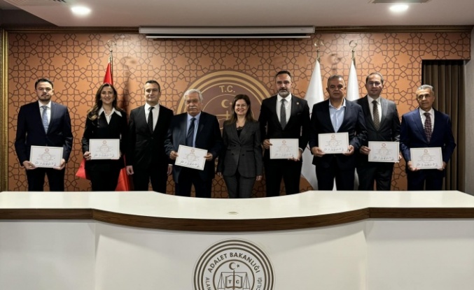 Alanya’daki Cumhur İttifakı Meclis üyeleri mazbatalarını aldı