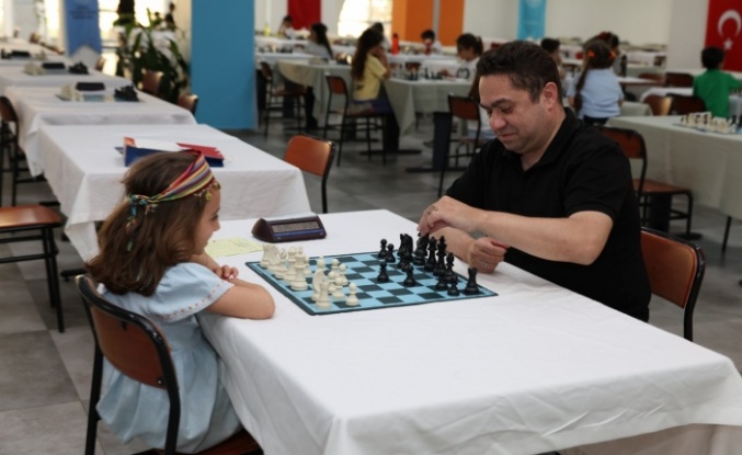 SATRANCIN ŞAMPİYONLARI ALKÜ’DE BELLİ OLDU