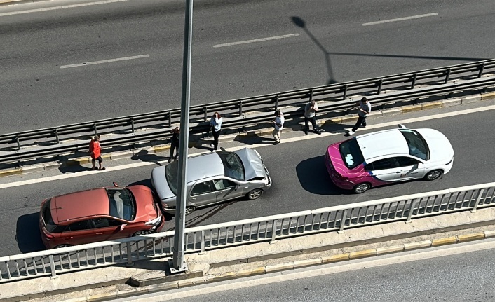 Alanya’da zincirleme kaza ucuz atlatıldı